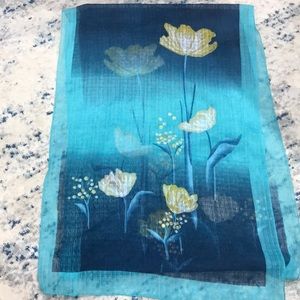 Blue floral print silk “feel” scarf like new